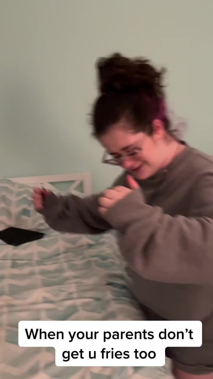 @Liv&ensp;👩🏻&zwj;🦽