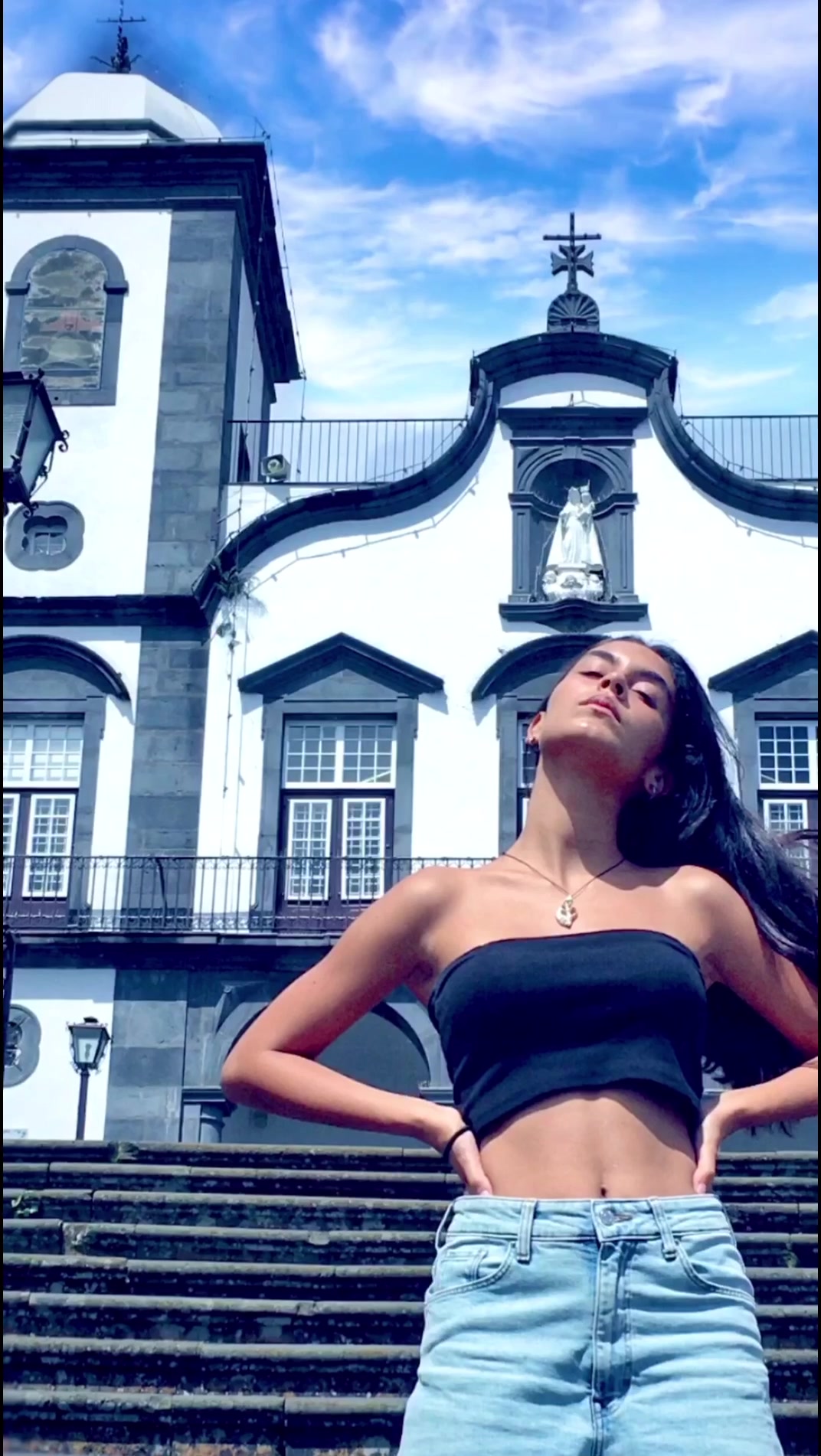 @mia.benita