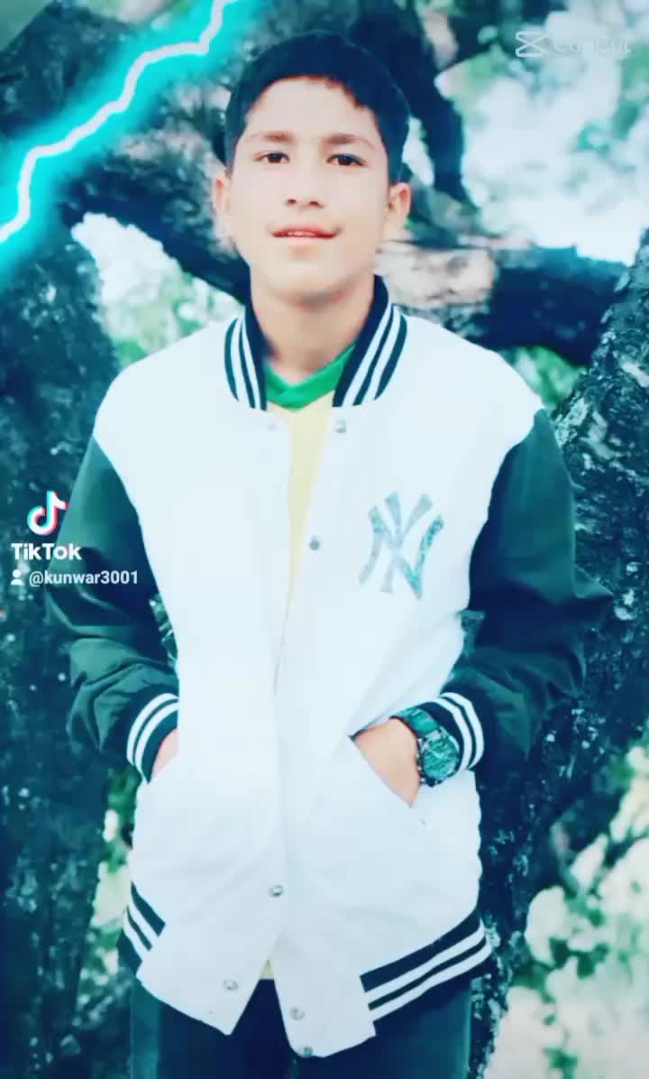 @आयुस कुँवर