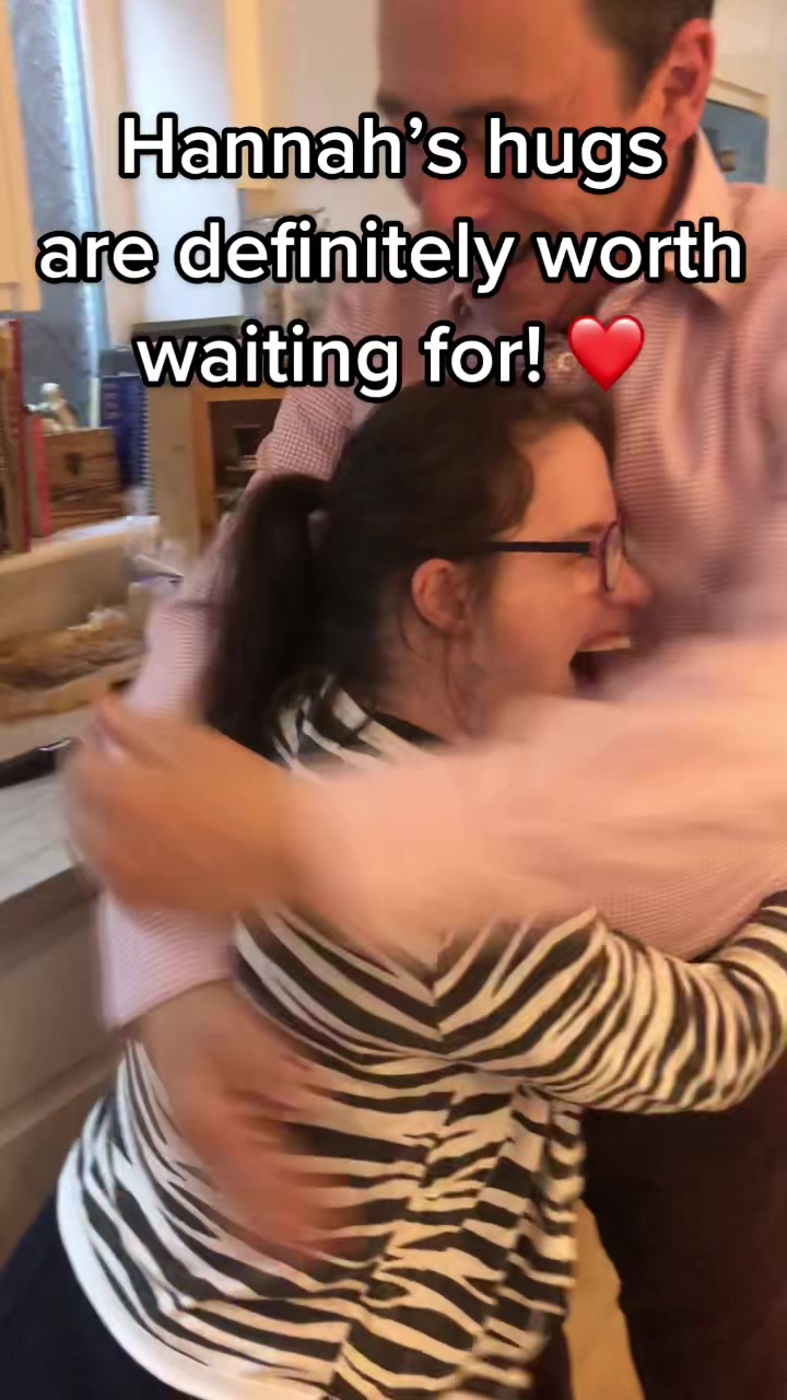 @HANNAHUGS
