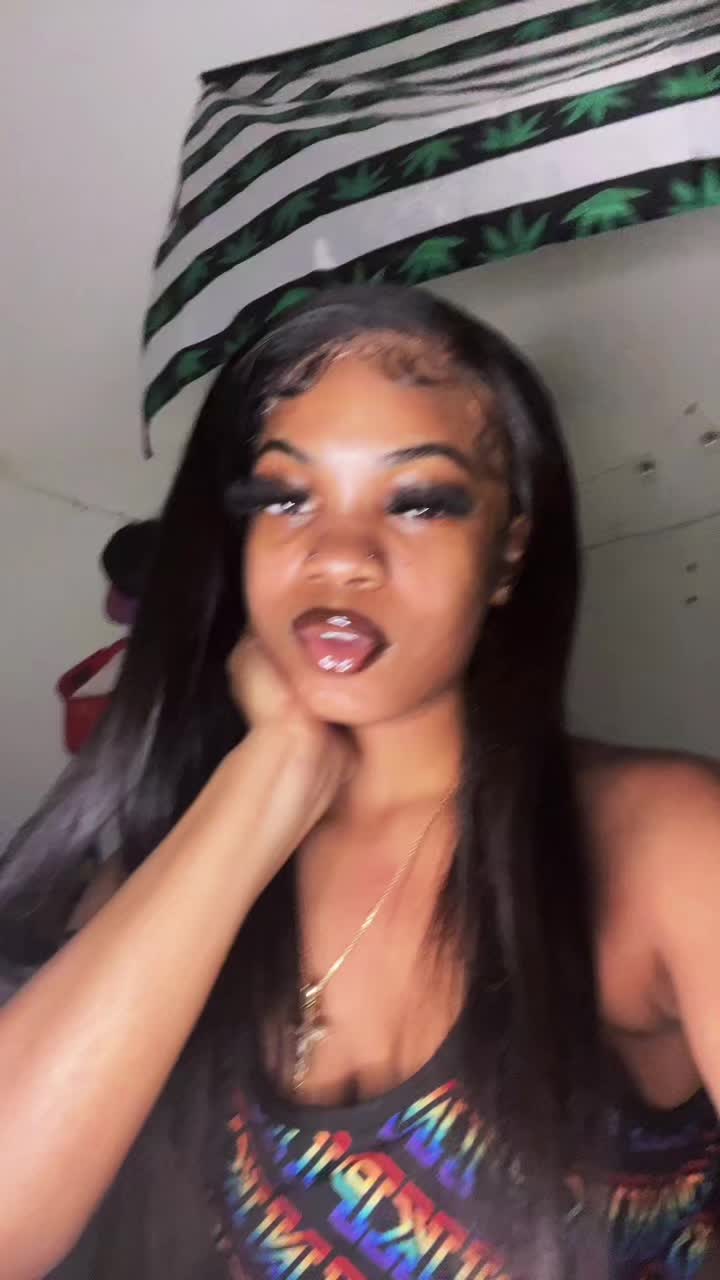 @👱🏽&zwj;♀️