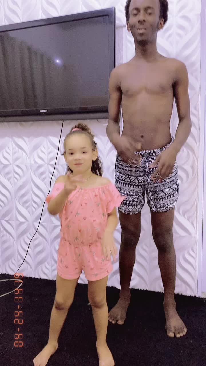 @Esther_Lara
