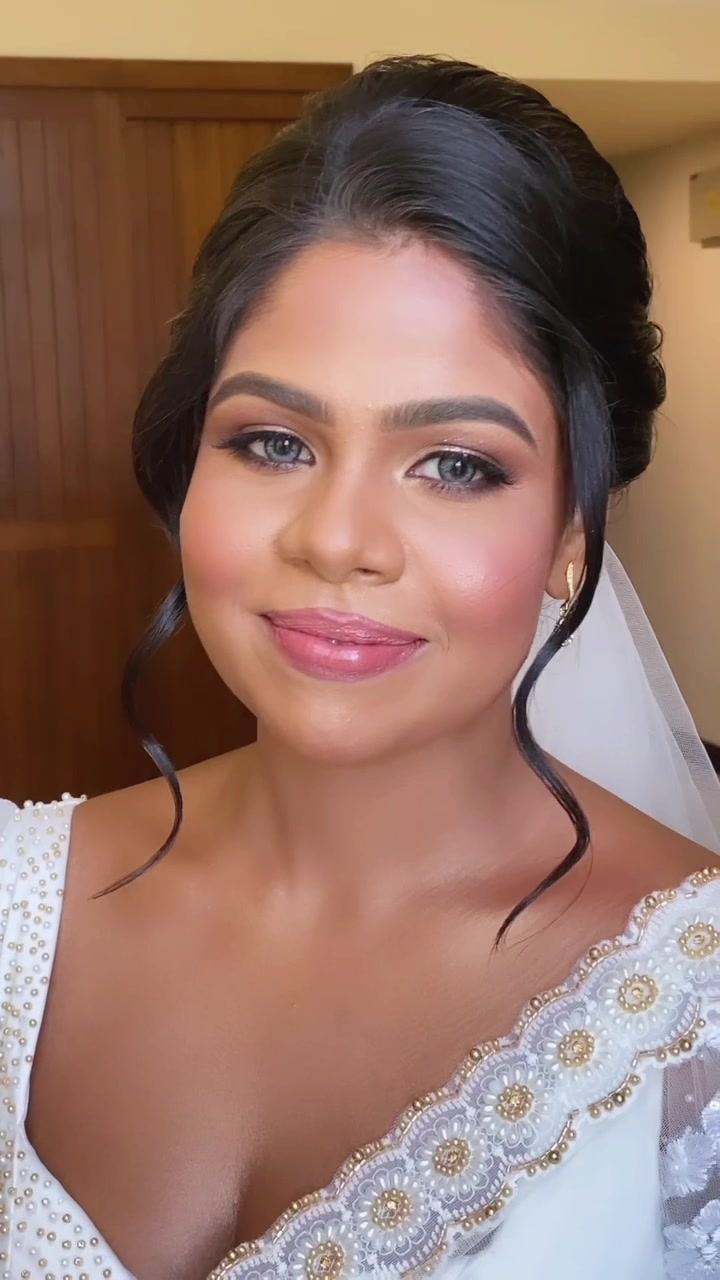 @ceylonbrides.com