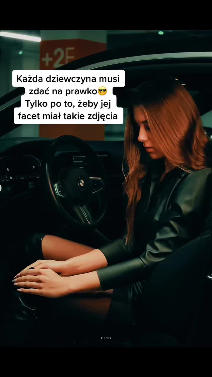 @lady_vikki_