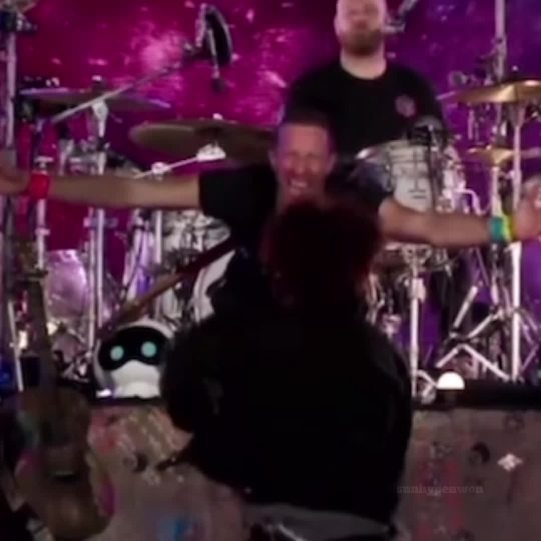@<3
