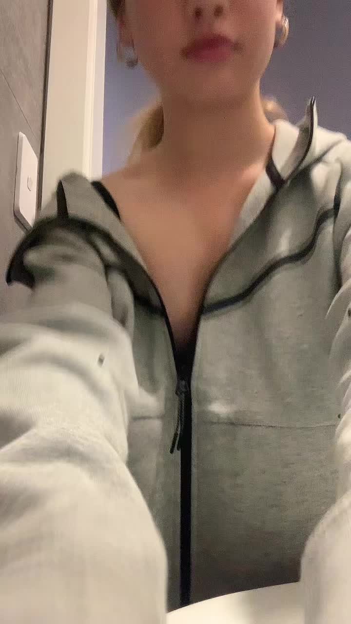 @🎧