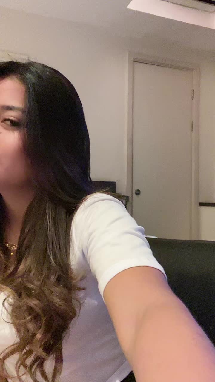 @Gemoy menggigit 🤫