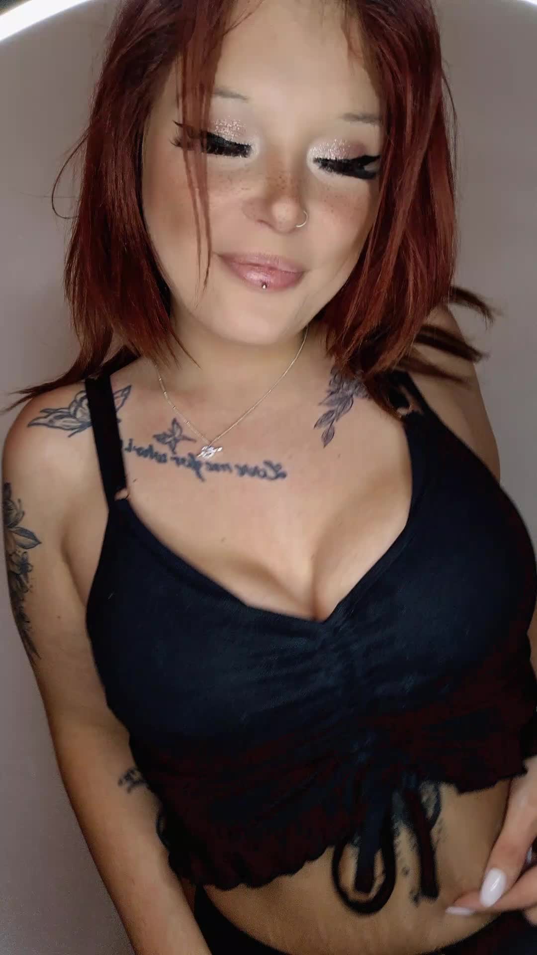 @Laraloooou 🦋🦦