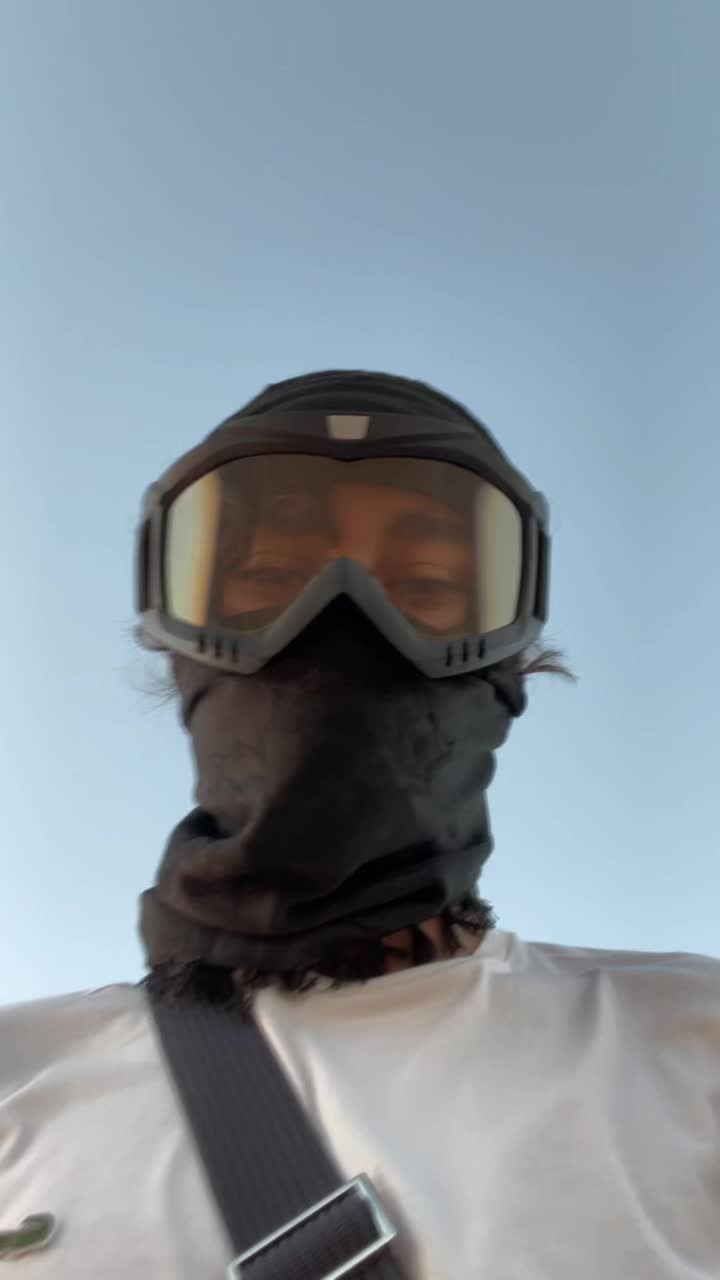 @7