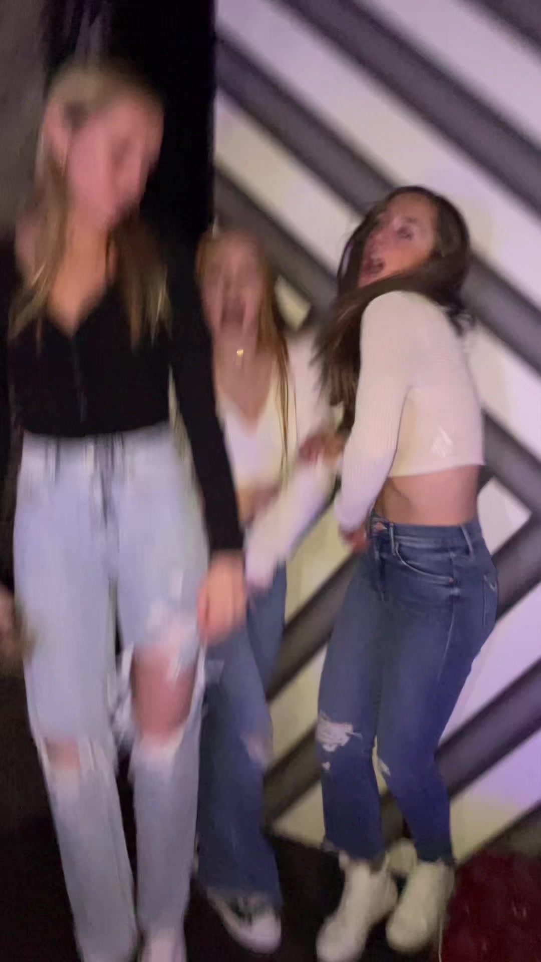 @AC😚