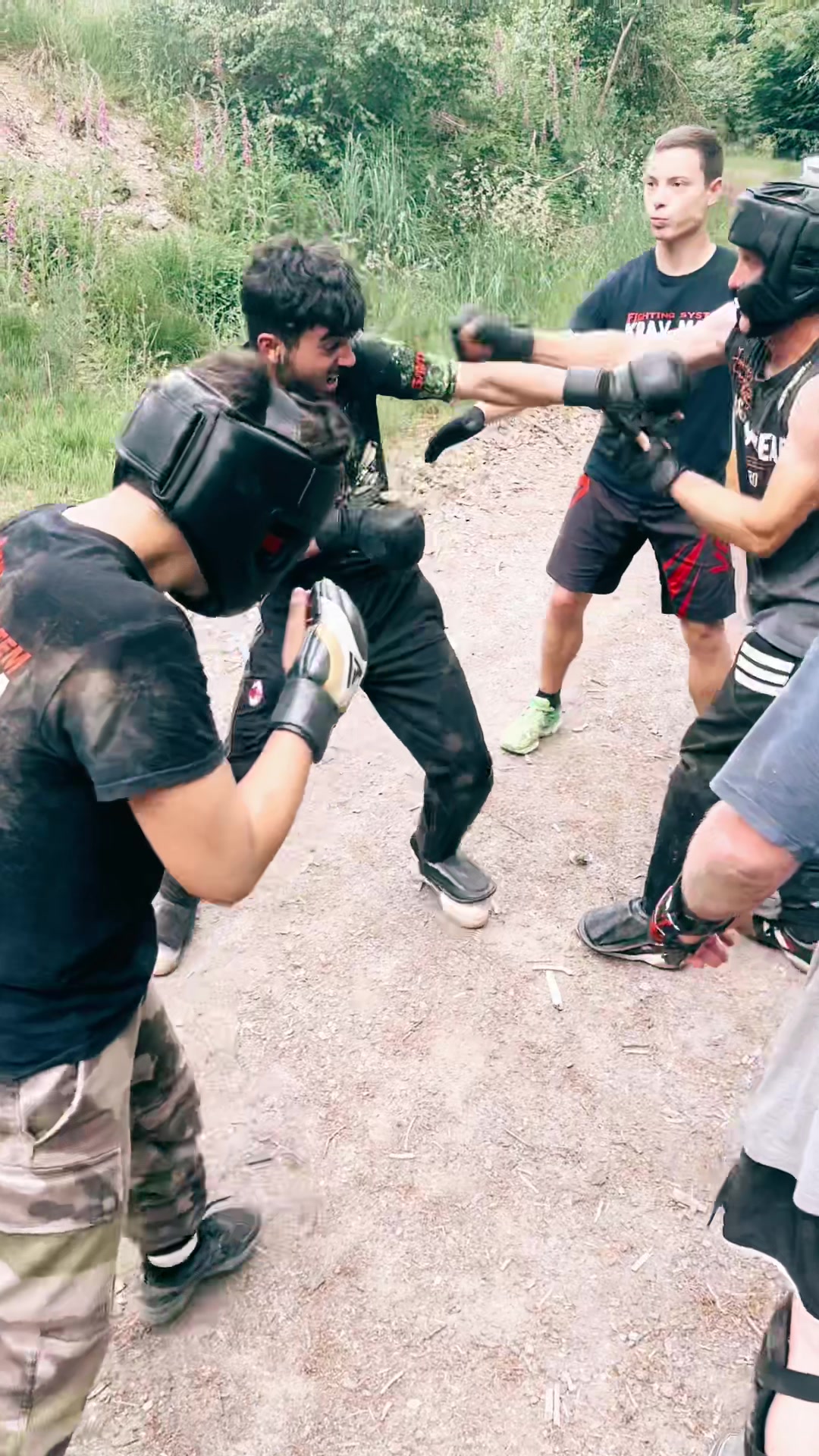 @combat.place