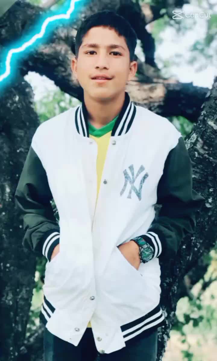 @आयुस कुँवर
