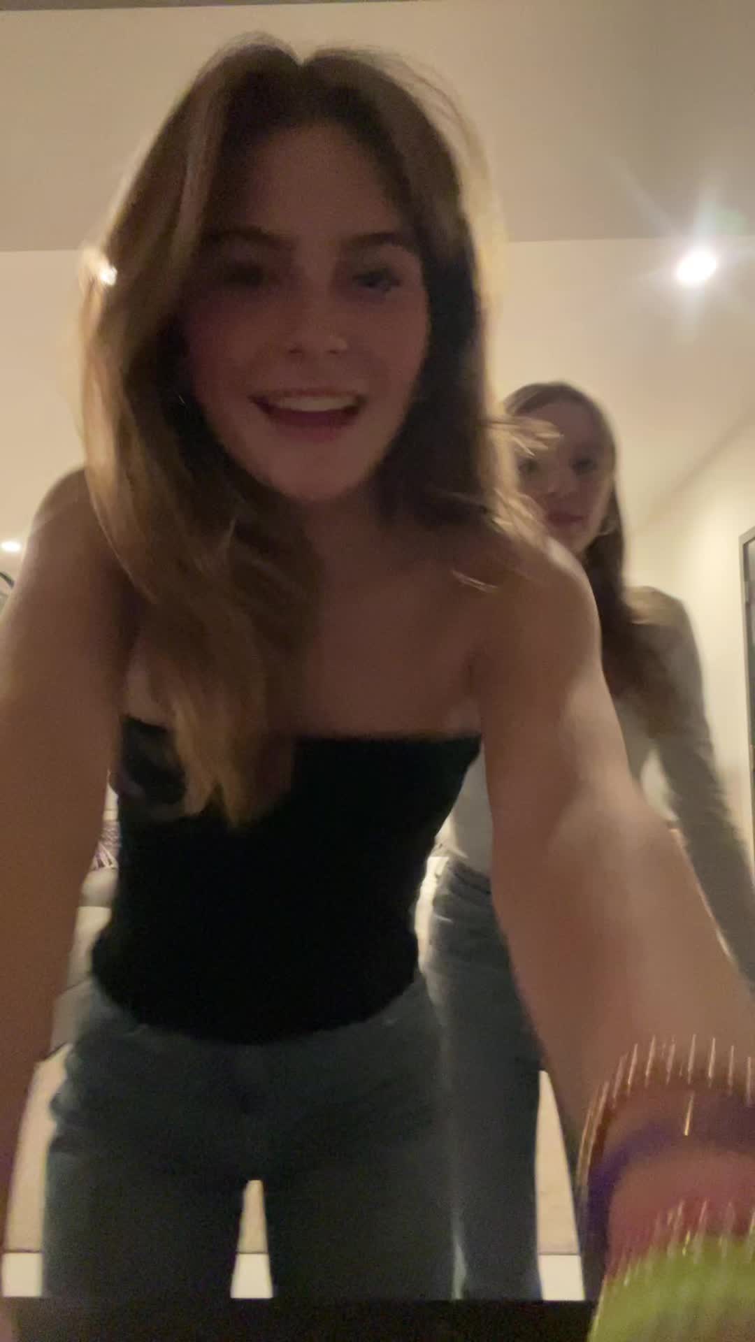 @😹