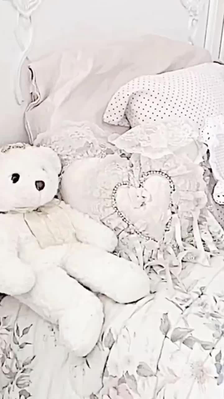 @♡‧₊˚ 𝓪ᴢ𝓮𝓵𝓵𝓪 =͟͟͞♡ !!