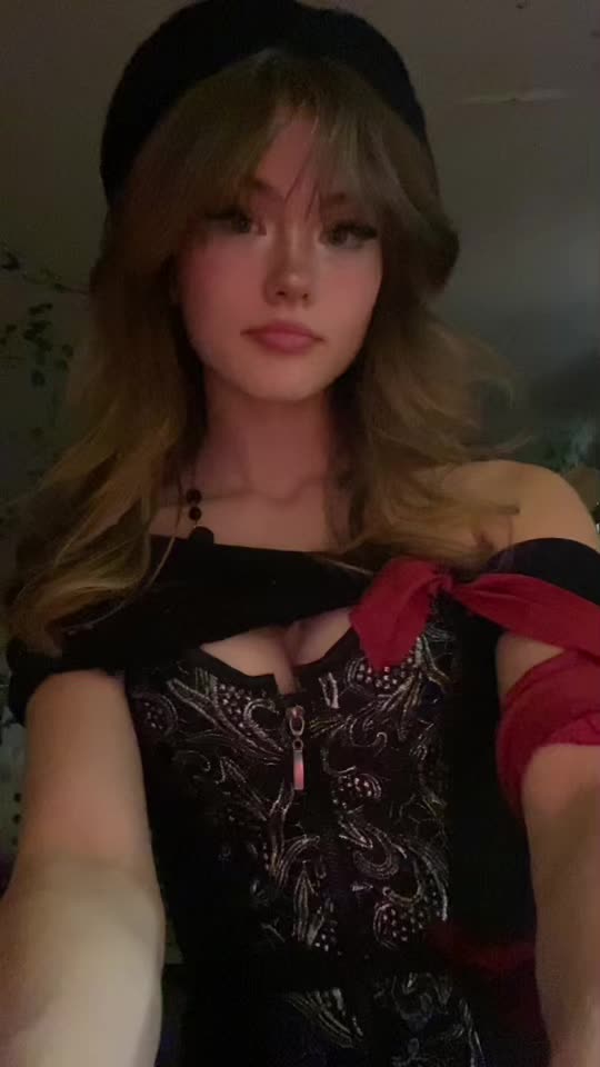 @chlo&euml;
