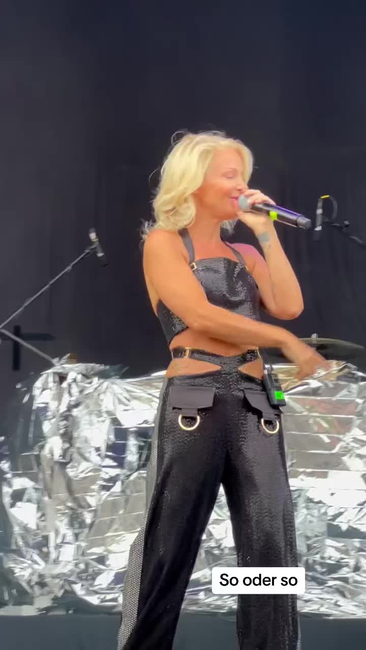 @K&uuml;nstlersupport