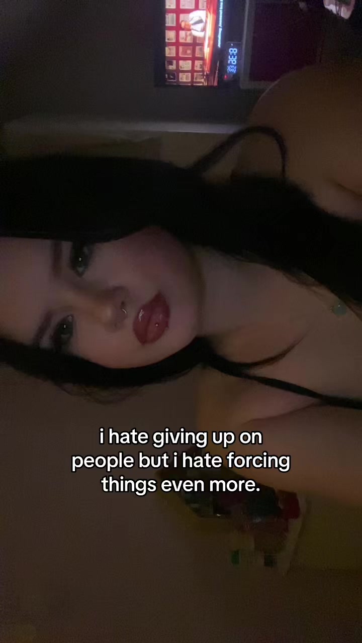 @𝐄 𖣂.