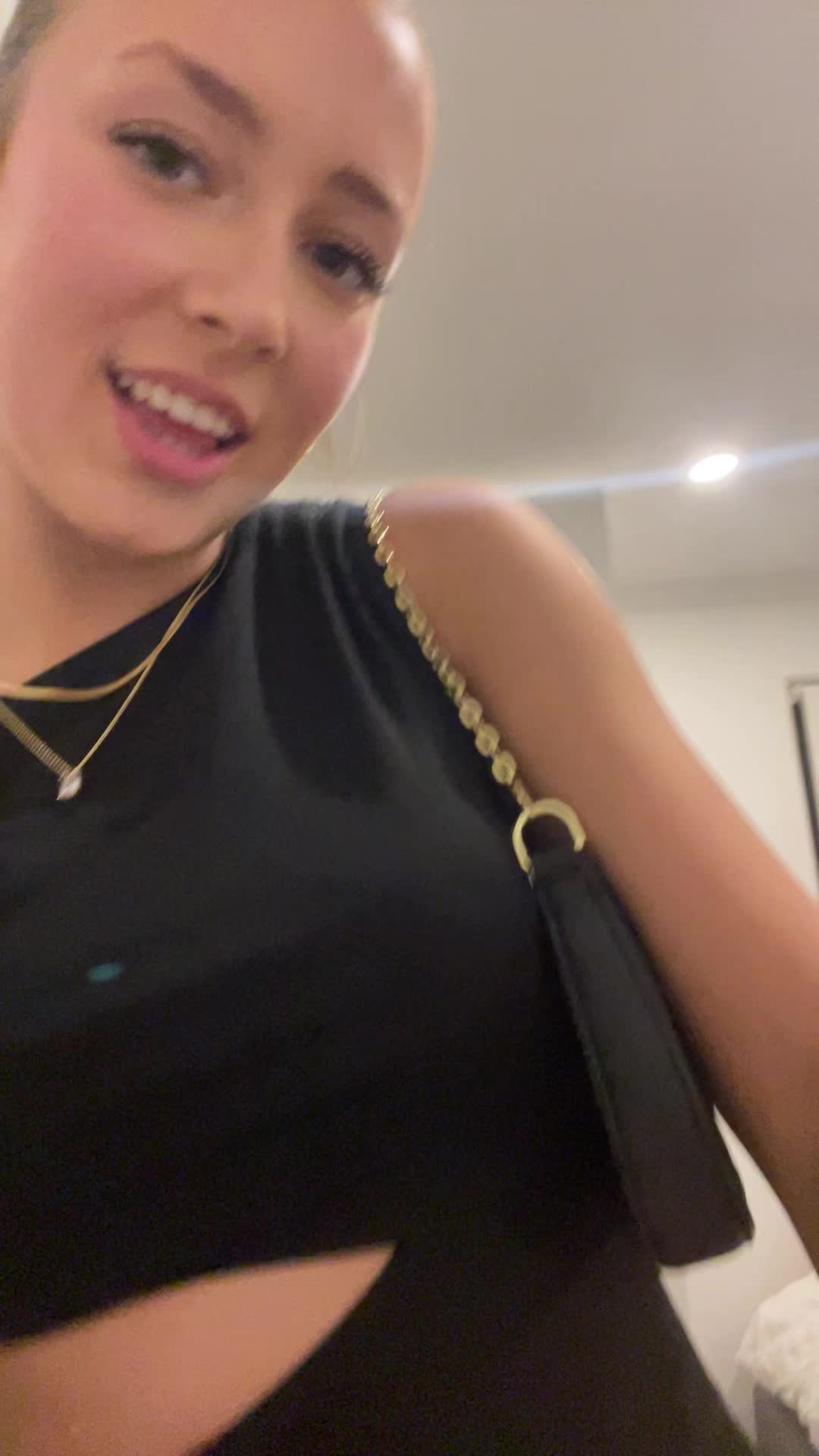 @Izabelle