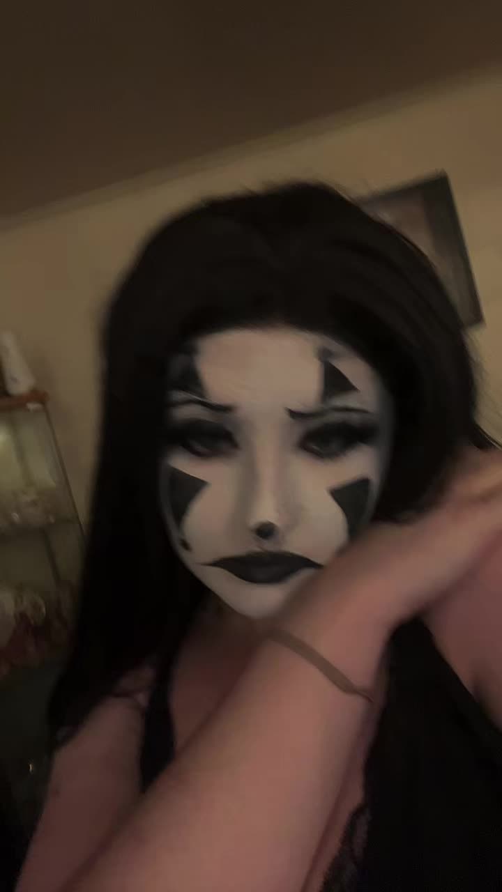@Phi 🖤