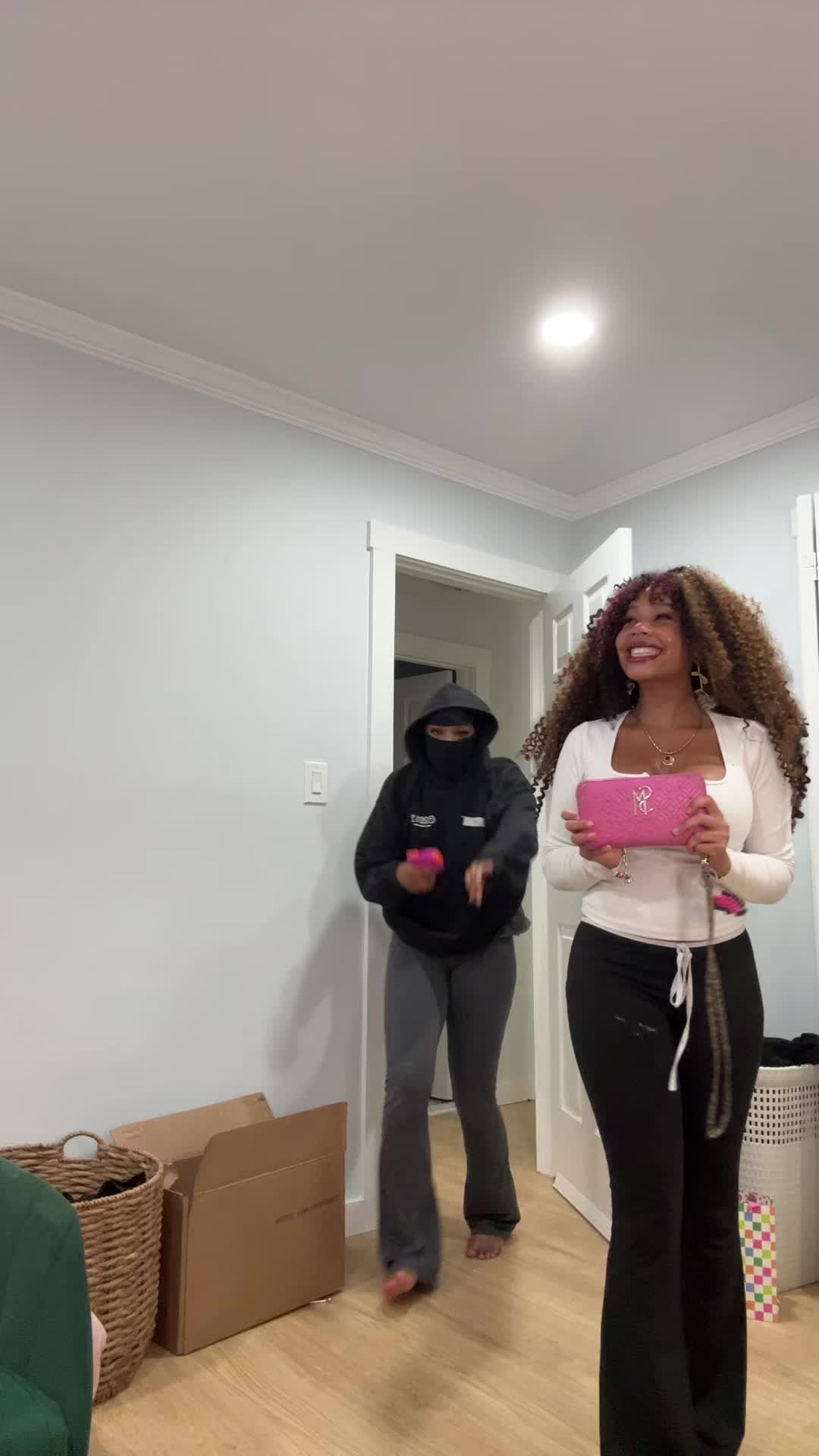 @Ella