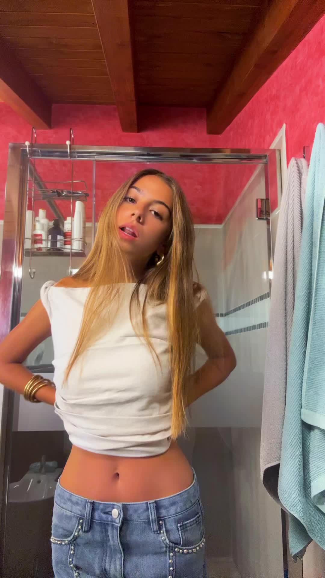 @Lexiii
