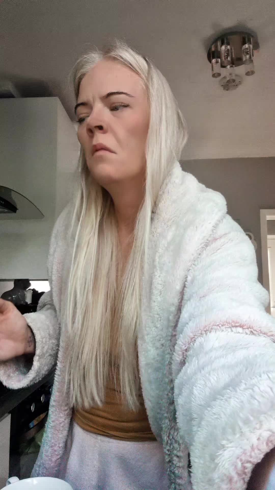 @👱&zwj;♀️ 𝓑𝓵𝓸𝓷𝓭𝓲𝓮 💖 🦋