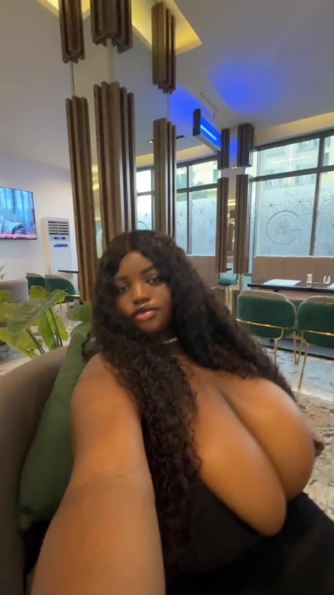 @AYOMIDE_CHASE🌸