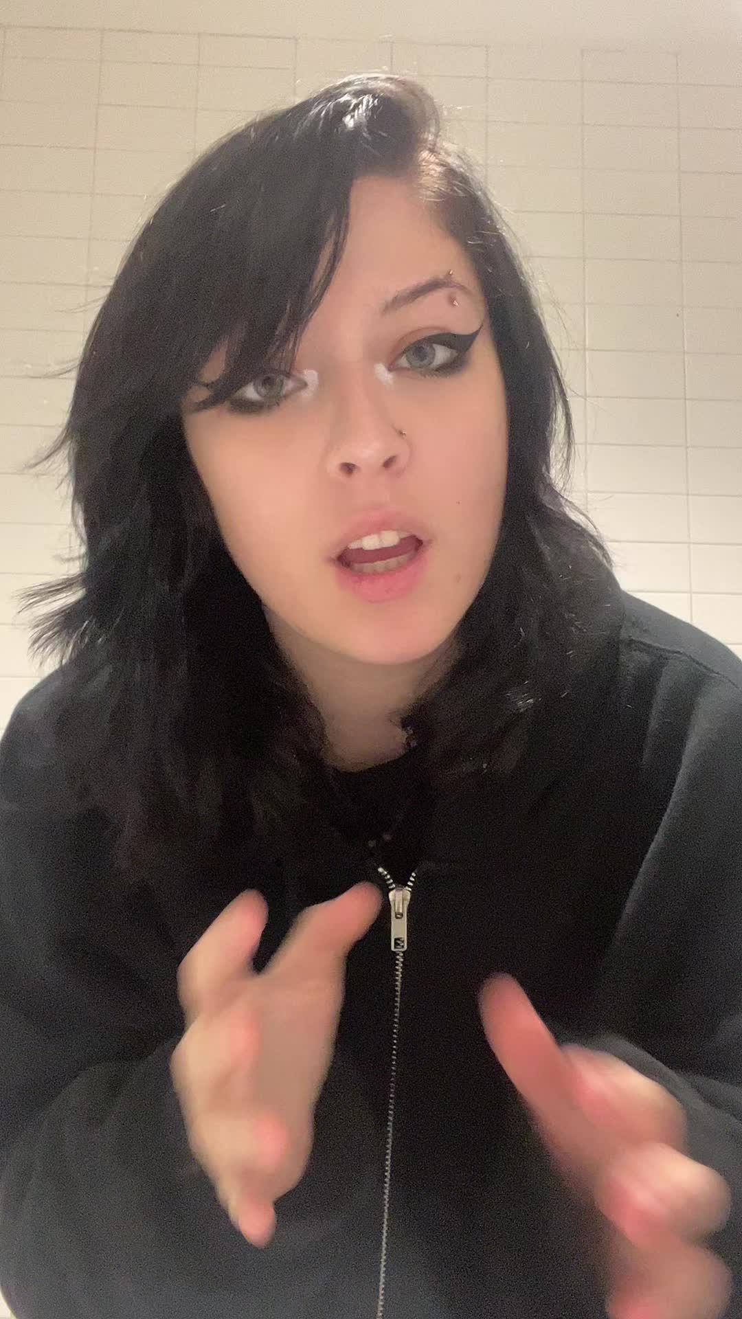 @z0mbi31uvr