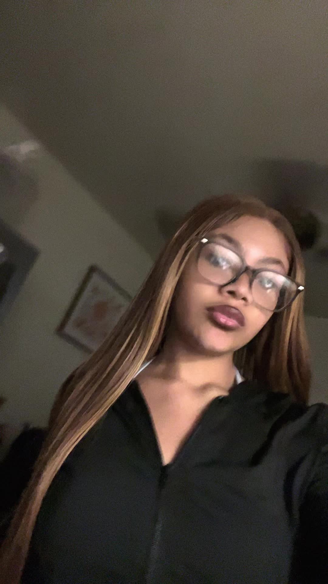 @Juliii