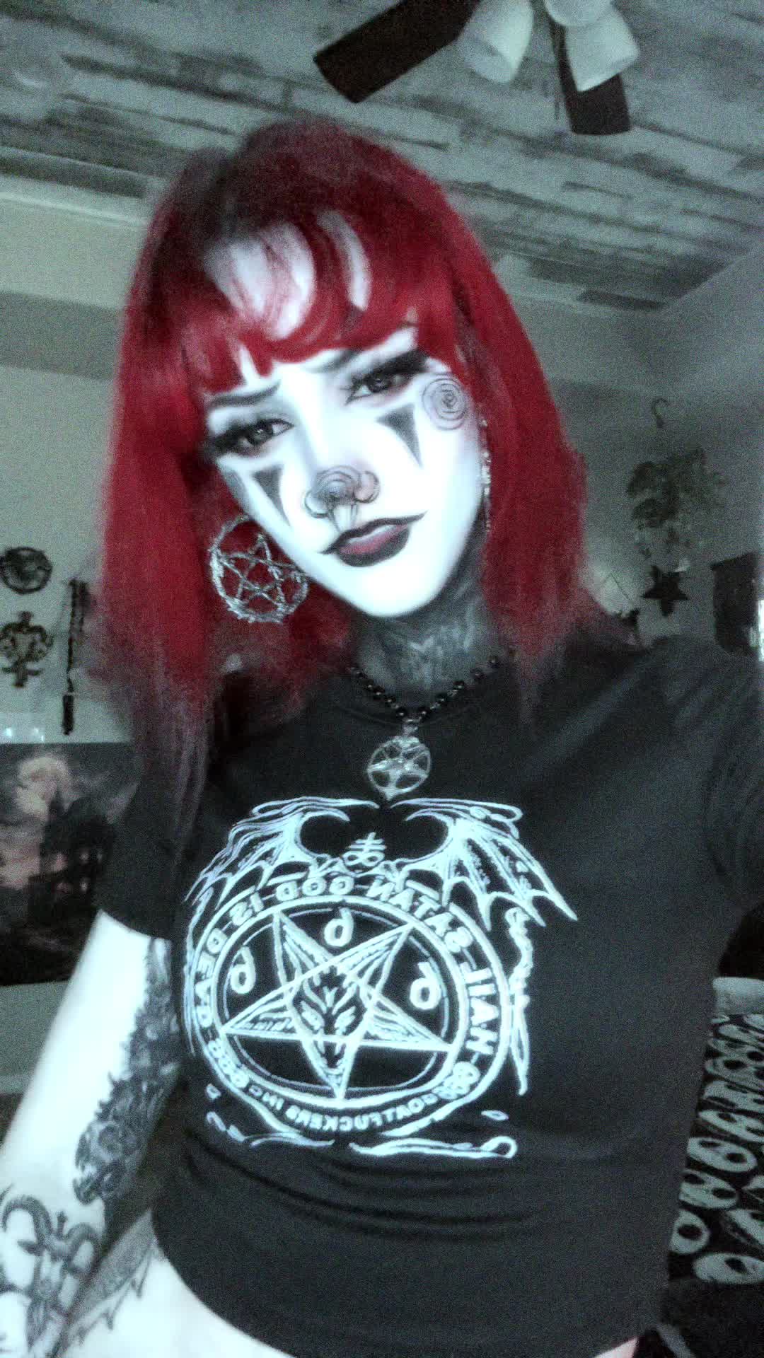 @𖤐☠︎︎𝔏𝔢𝔵☠︎︎𖤐