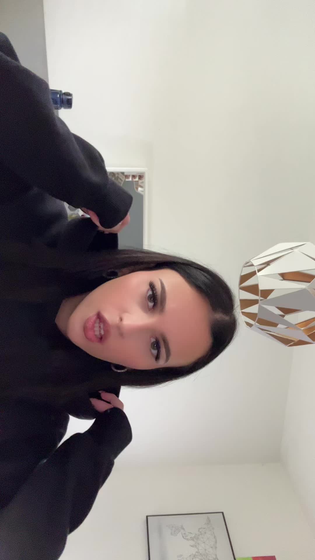 @𝚊 𝚗 𝚍 𝚓 𝚎 𝚕 𝚊 🐚🫧🥥🤍
