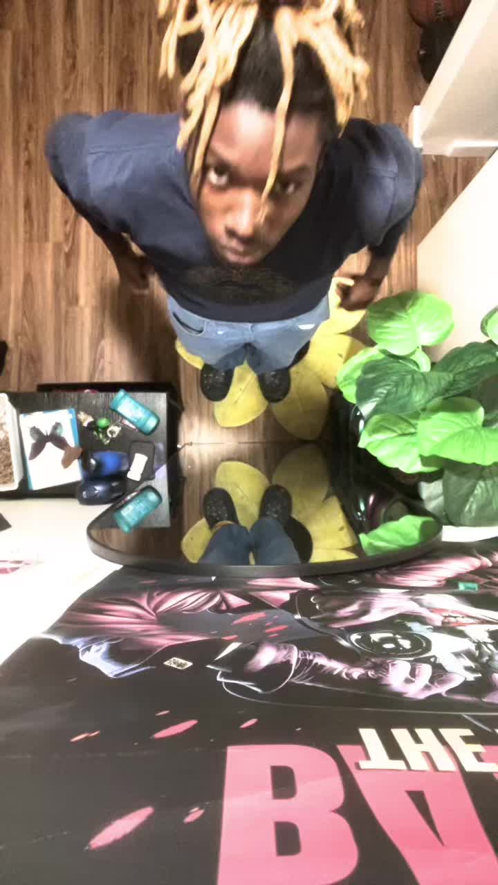 @👣