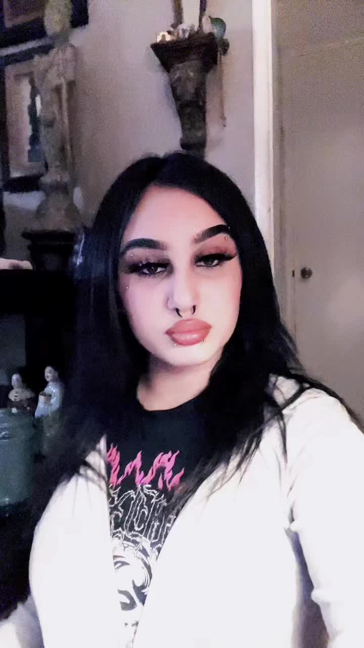 @𝔗𝔬𝔵𝔵𝔦𝔠💋