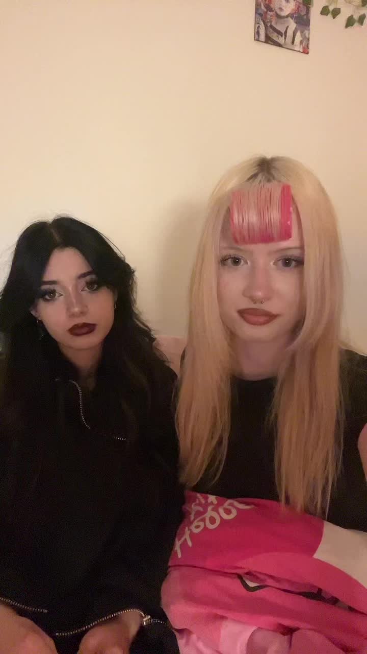 @0mela0