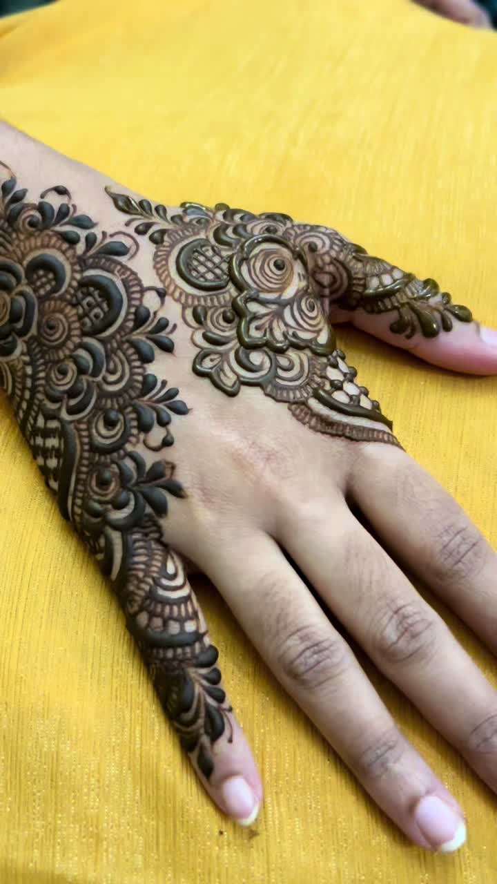 @Meherin's Henna