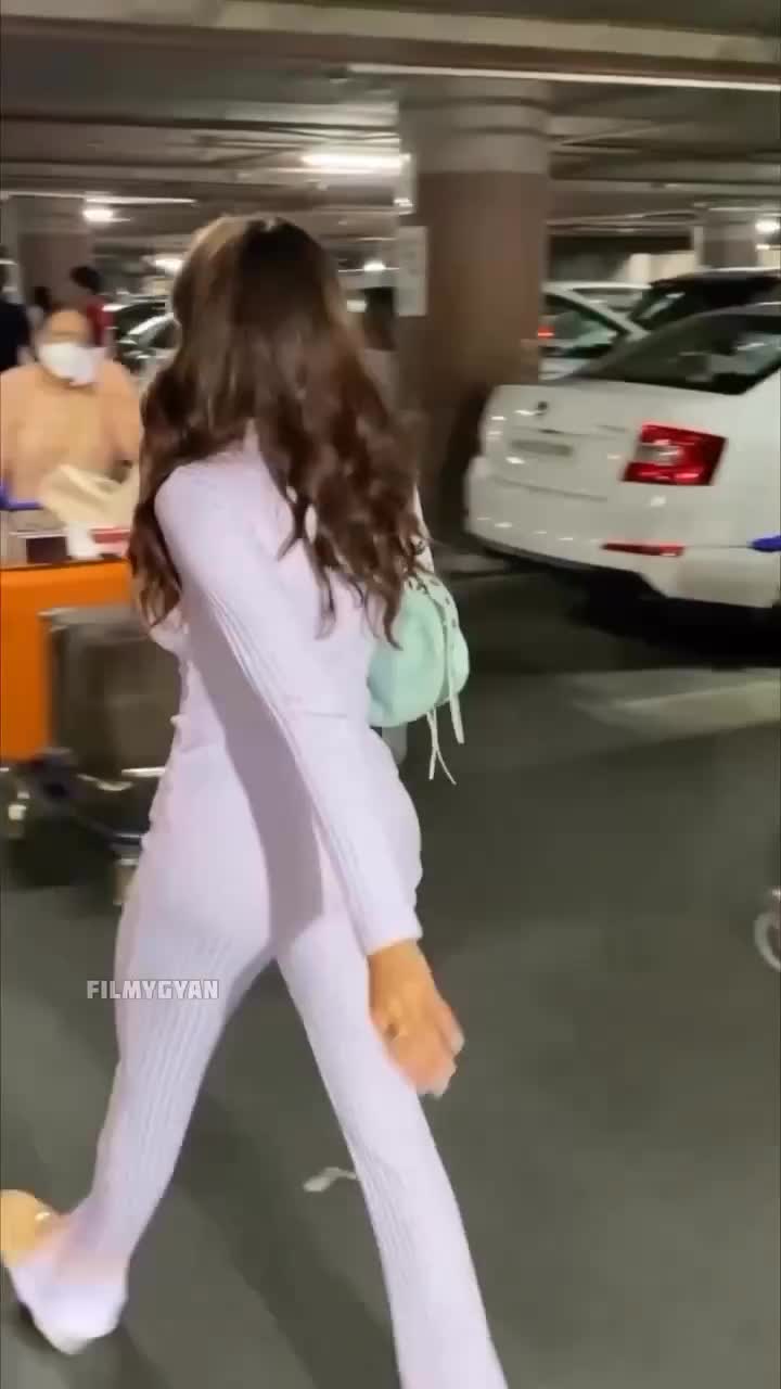 @Janhvi Kapoor Official