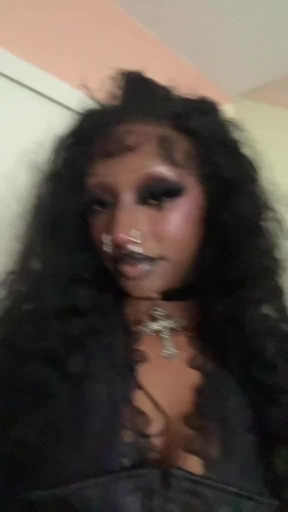 @Holyxtrin