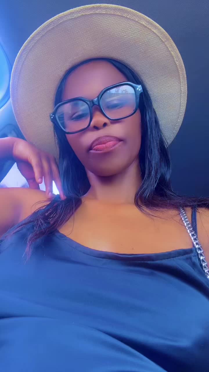 @NwabisaT