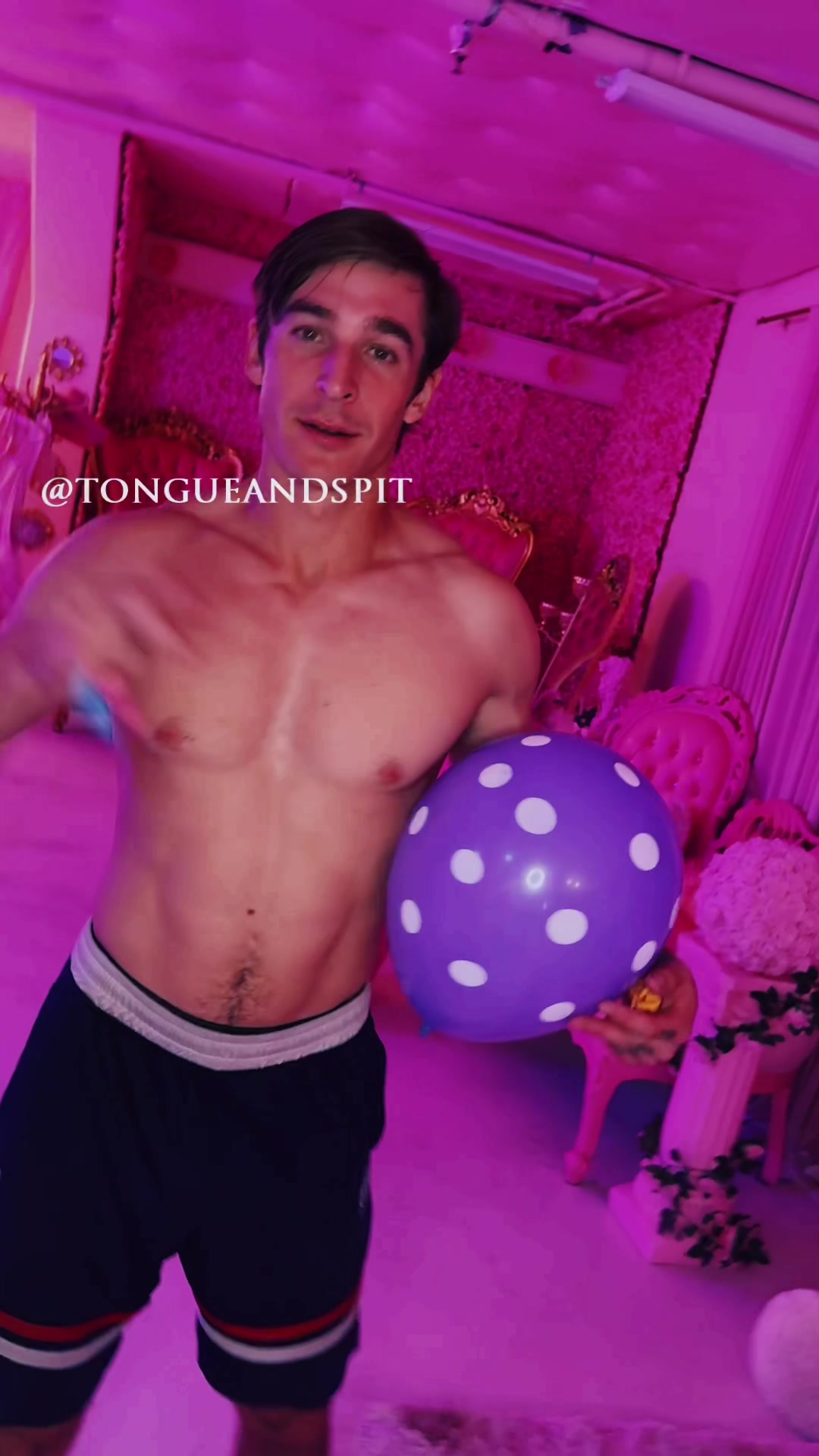 @Tongueandspit