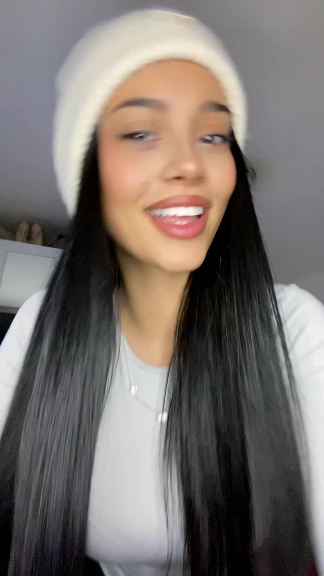 @nadjolinaa
