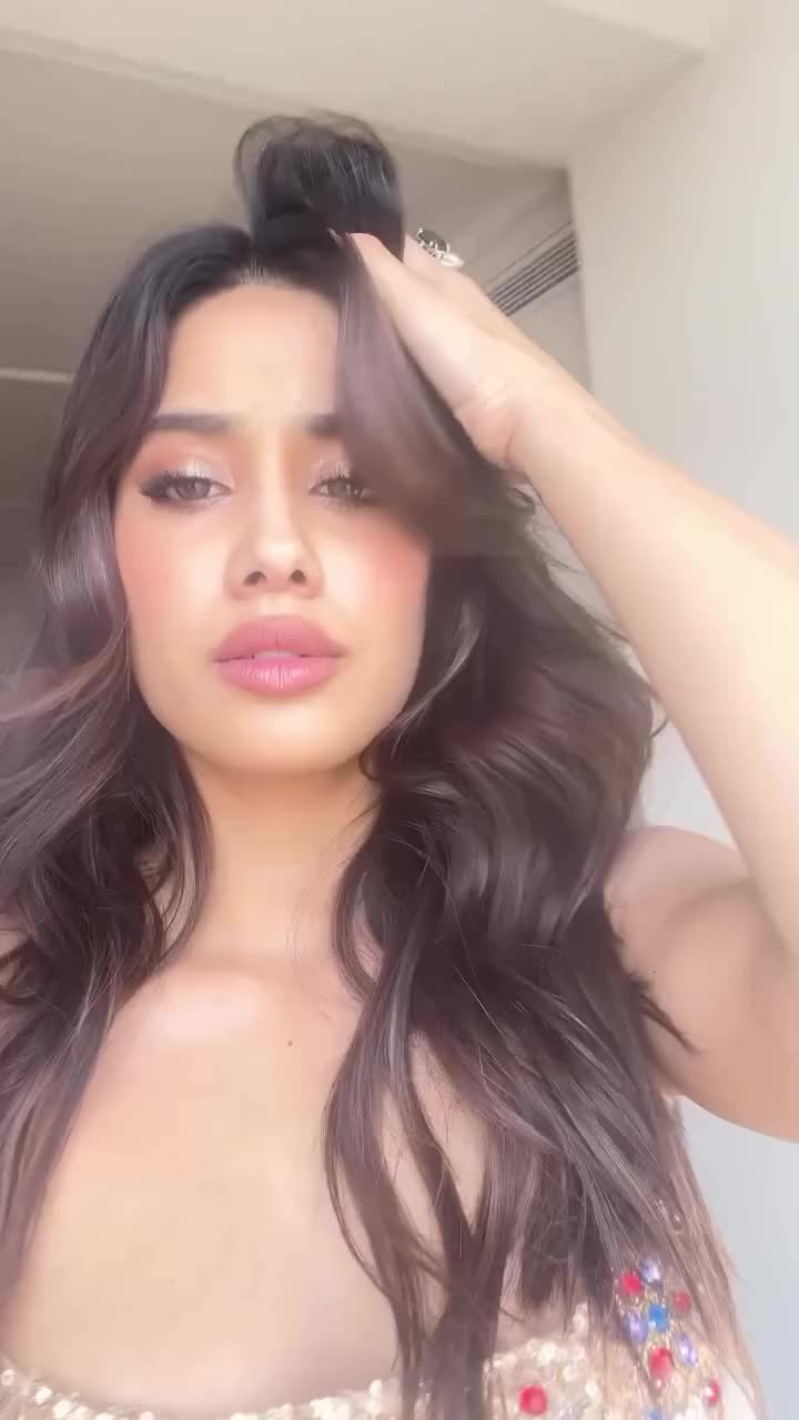 @Janhvi Kapoor Official