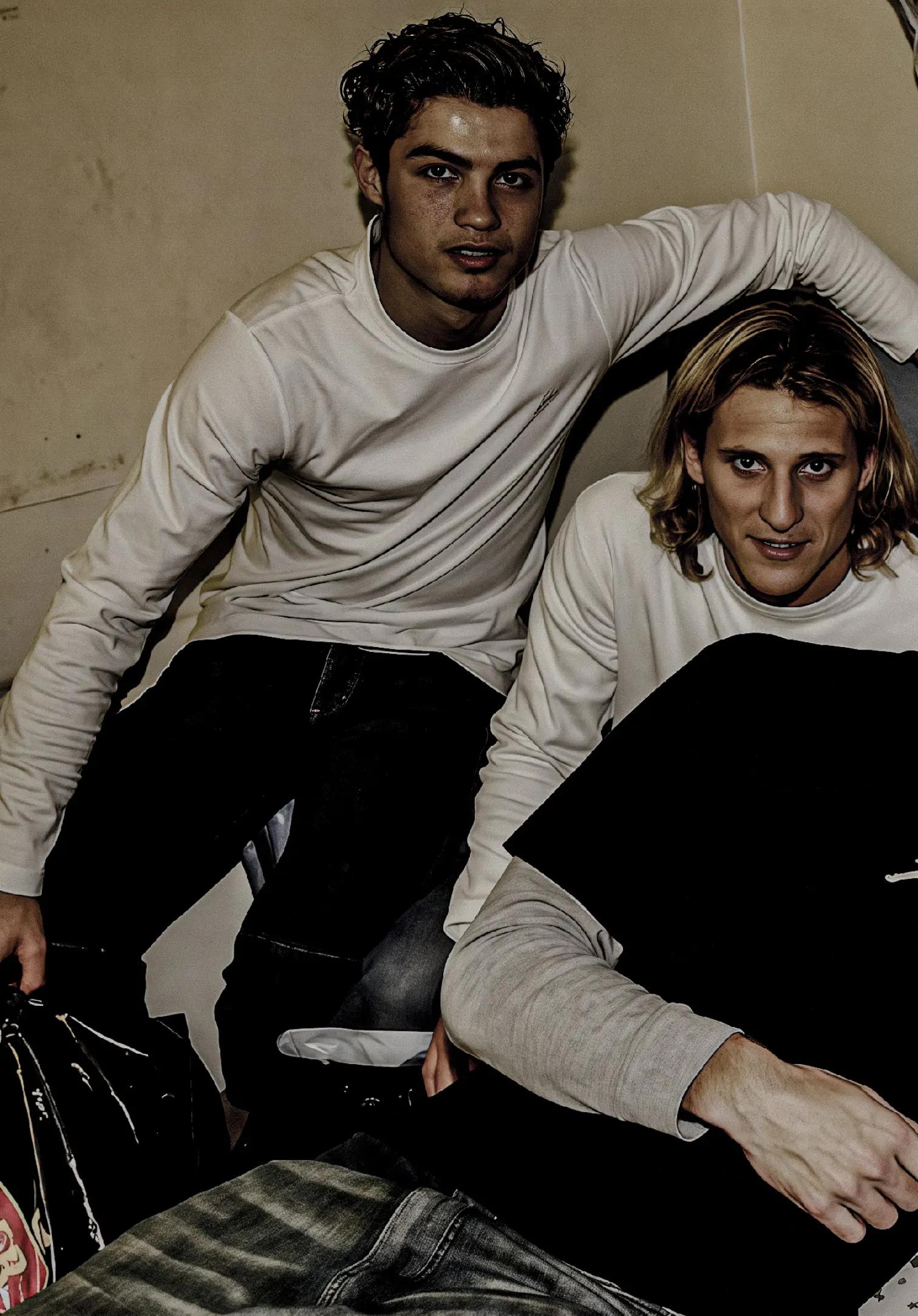@️
