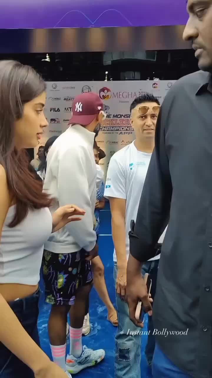 @Janhvi Kapoor Official