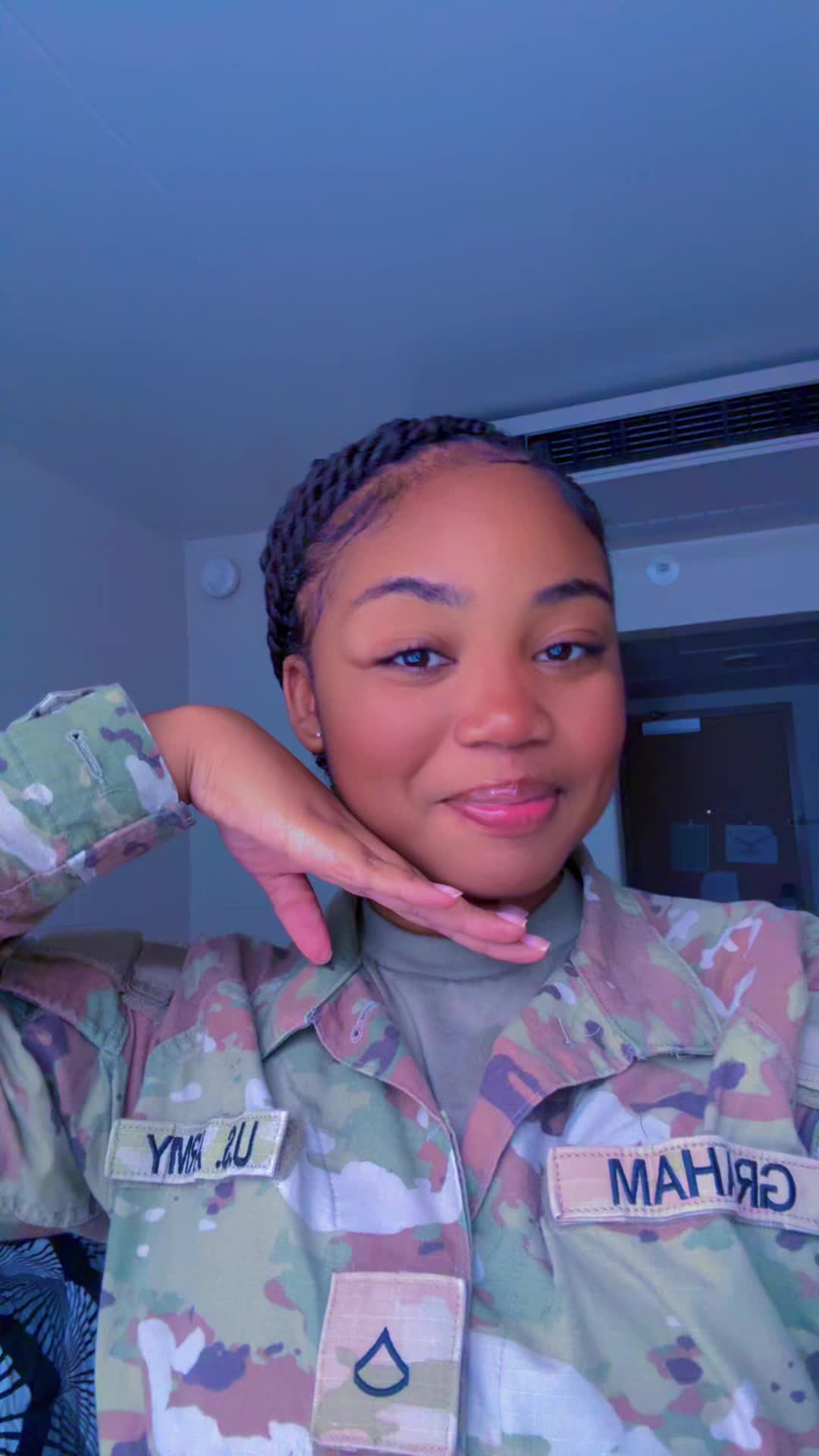 @Army babe❤🦋