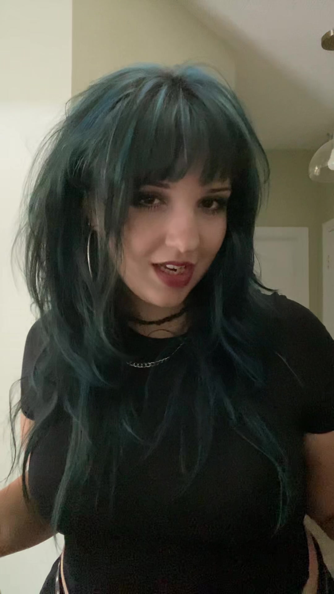 @😼