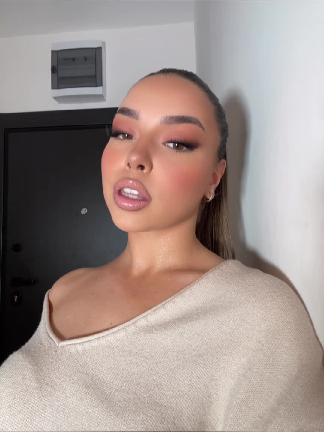 @dinajo