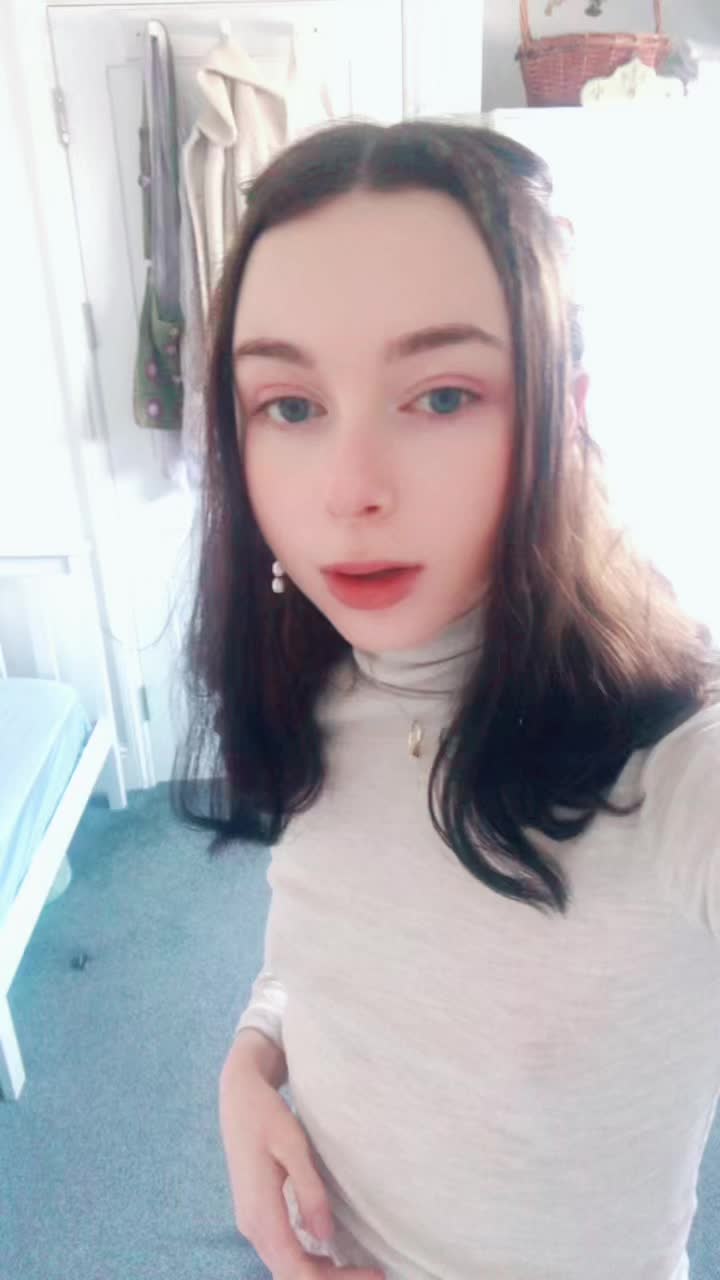 @Amber_petite_fawn