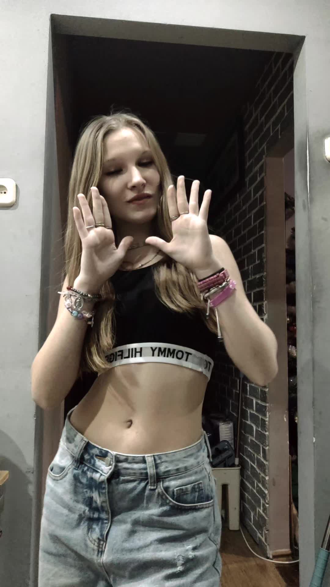 @BLONDI_81
