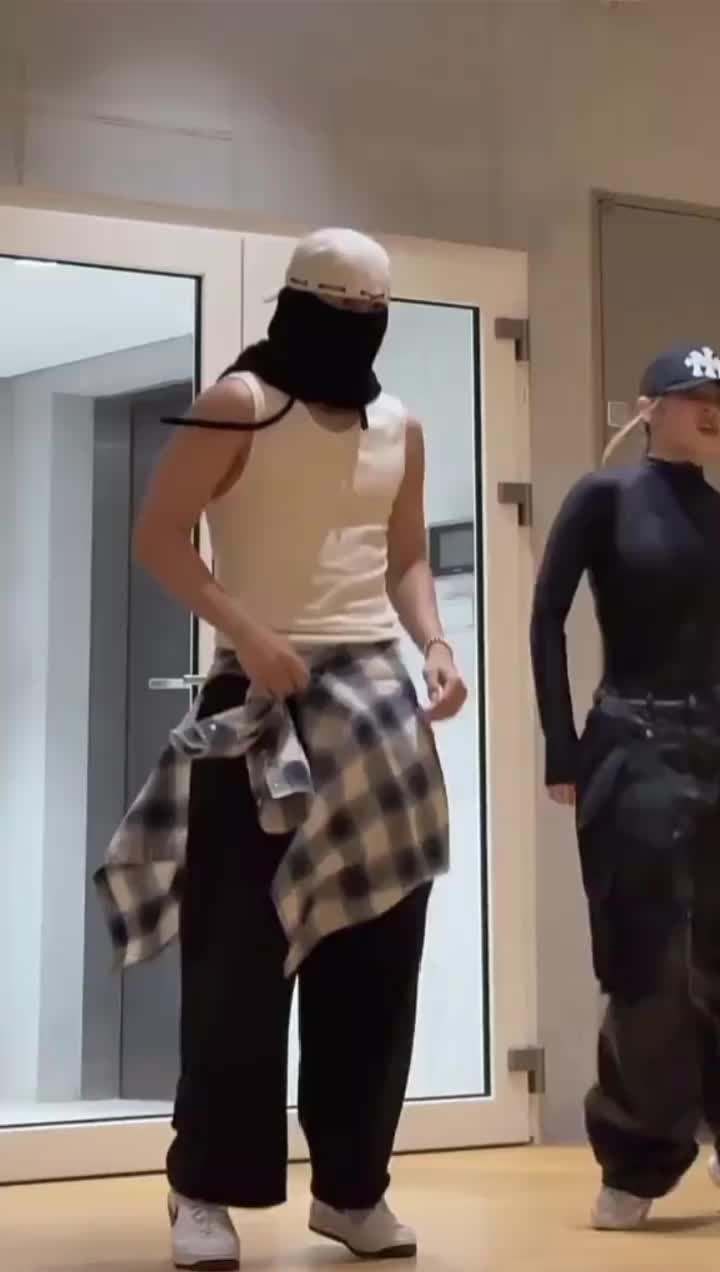 @Ⴆᥙ᥉Ⴆᥙ᥉`✩᳣.