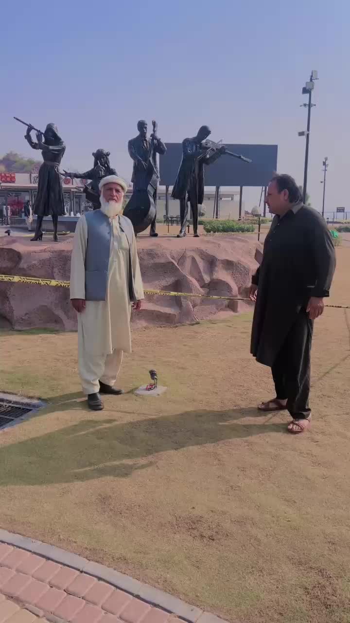 @🧡🤎💛Malak Namat Allah💙💜💚